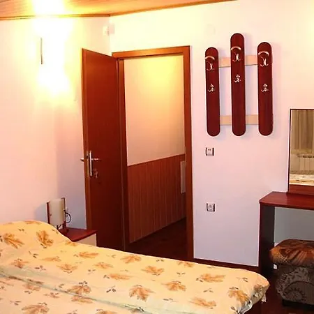 招待所 Lirik 班斯科