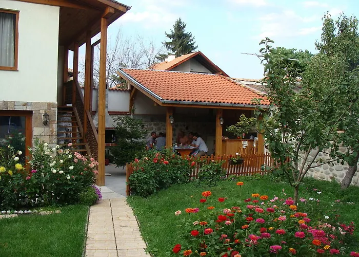 Guest house Lirik 3*